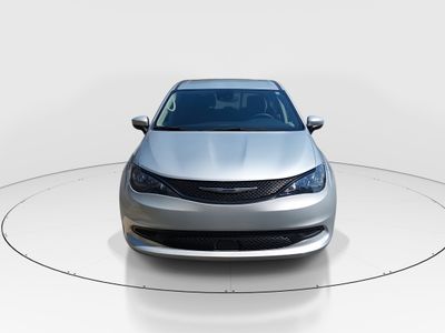 2023 Chrysler Voyager - Photo 2