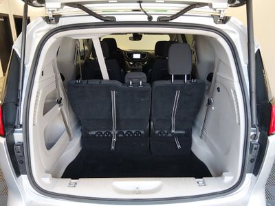 2023 Chrysler Voyager - Photo 11