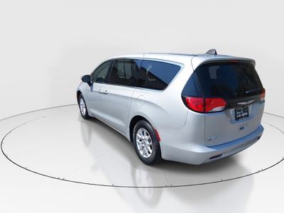 2023 Chrysler Voyager - Photo 5