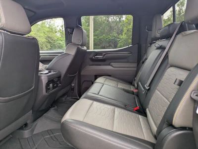 2024 Chevrolet Silverado 1500 — photo 13 view
