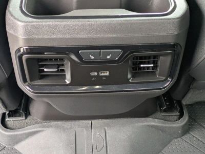 2024 Chevrolet Silverado 1500 — photo 14 view