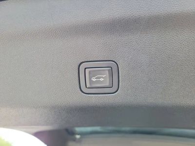 2023 GMC Yukon — photo 9 view