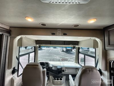 2023 Thor Motor Coach Challenger — photo 8 view