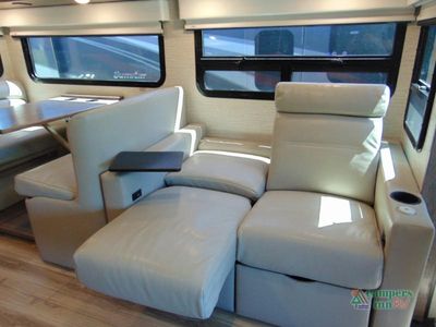 2023 Winnebago Forza — photo 24 view