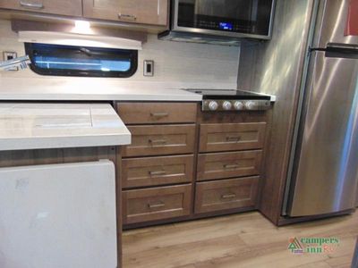 2023 Winnebago Forza — photo 50 view