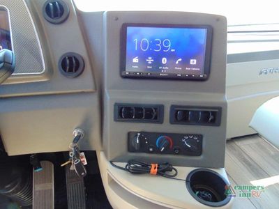 2023 Winnebago Forza — photo 9 view