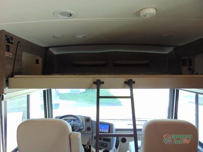 2023 Winnebago Forza — photo 10 view