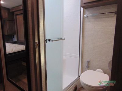 2023 Winnebago Forza — photo 33 view