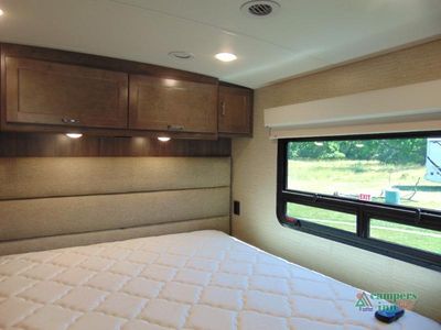 2023 Winnebago Forza — photo 40 view