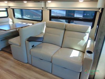 2023 Winnebago Forza — photo 20 view