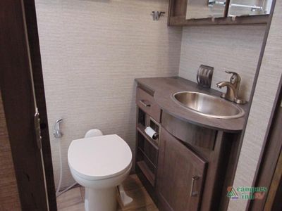2023 Winnebago Forza — photo 30 view