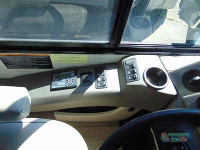 2023 Winnebago Forza — photo 8 view