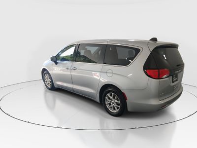 2023 Chrysler Voyager - Photo 5