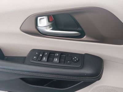2023 Chrysler Voyager - Photo 16