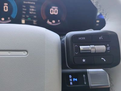 2026 Hyundai SANTA FE HYBRID — photo 30 view