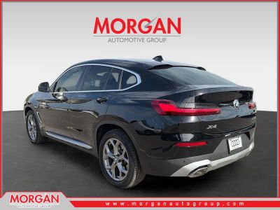 2022 BMW X4 — detail view