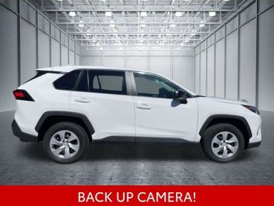 2025 Toyota RAV4 — detail view