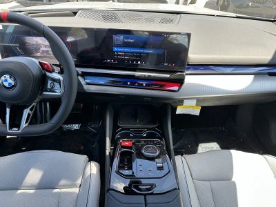 2026 BMW M5 — photo 11 view