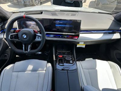 2026 BMW M5 — photo 9 view
