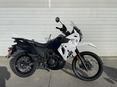 2025 Kawasaki KLR650 S Pearl Crystal White/Metallic Carbon Gray ABS - Photo 4