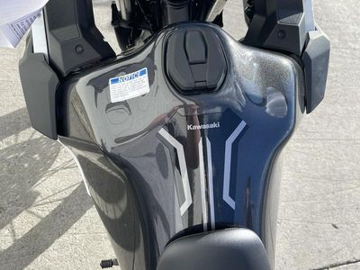 2025 Kawasaki KLR650 S Pearl Crystal White/Metallic Carbon Gray ABS - Photo 14