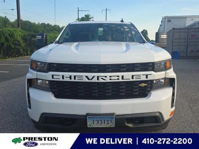 2019 Chevrolet Silverado 1500 Custom in Summit White — front three-quarter view