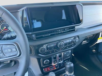 2026 Jeep Wrangler — photo 13 view