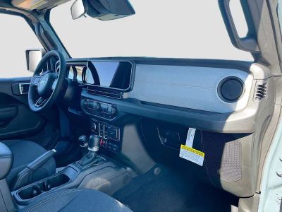 2026 Jeep Wrangler — photo 26 view
