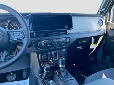 2026 Jeep Wrangler — photo 21 view