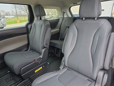 2026 Kia Carnival — photo 18 view