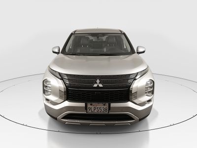2024 Mitsubishi Outlander - Photo 2
