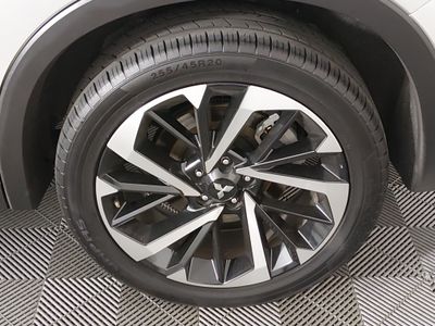 2024 Mitsubishi Outlander - Photo 10