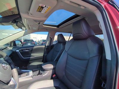 2025 Toyota RAV4 - Photo 10
