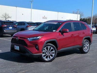 2025 Toyota RAV4 - Photo 2