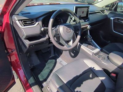 2025 Toyota RAV4 - Photo 9