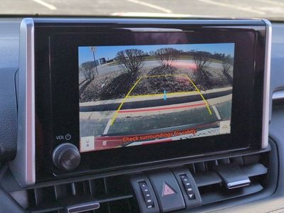 2025 Toyota RAV4 - Photo 13