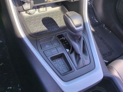 2025 Toyota RAV4 - Photo 14