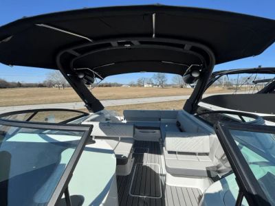 2025 Sea Ray 6.2L DTS BR4 - Photo 17