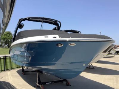 2025 Sea Ray 6.2L DTS BR4 - Photo 2