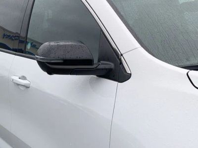 2025 GMC Acadia — photo 11 view