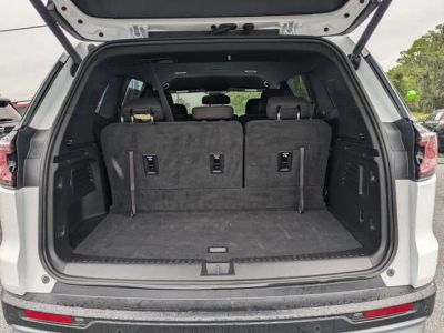 2025 GMC Acadia — photo 12 view