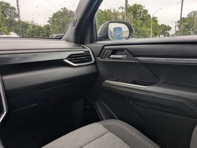 2025 GMC Acadia — photo 17 view