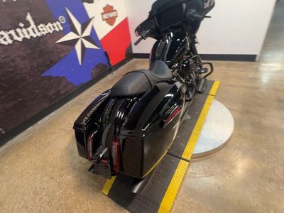 2025 Harley-Davidson FLHX - Street Glide — detail view
