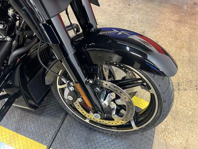 2025 Harley-Davidson FLHX - Street Glide — photo 11 view
