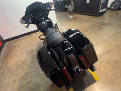 2025 Harley-Davidson FLHX - Street Glide — interior view