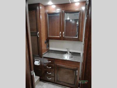 2018 Fleetwood RV Storm — photo 50 view