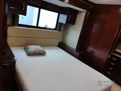 2018 Fleetwood RV Storm — photo 45 view