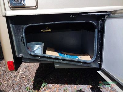 2018 Fleetwood RV Storm — photo 18 view