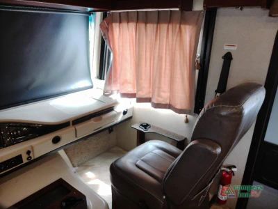 2018 Fleetwood RV Storm — photo 34 view