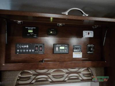 2018 Fleetwood RV Storm — photo 38 view
